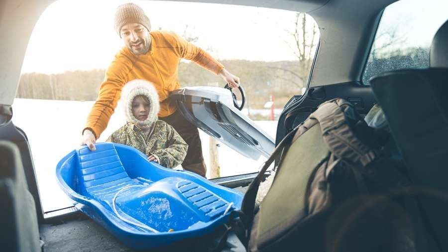 Fin prêt(e) pour partir au ski en voiture