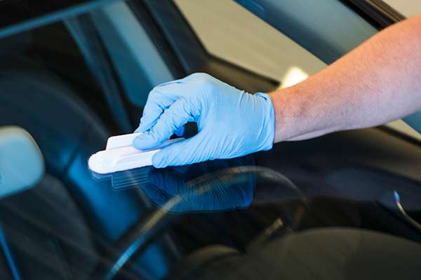 Carglass® Protect appliqué sur une vitre de voiture